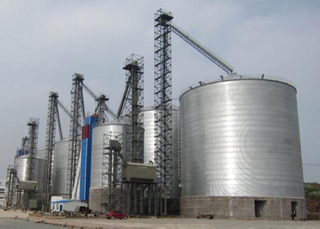 振兴大型钢板库构造参数及水泥储存质量